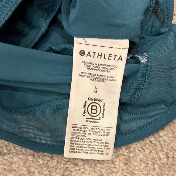 Athleta Mesh Racer Run 2.5” Short - Picture 10 of 11